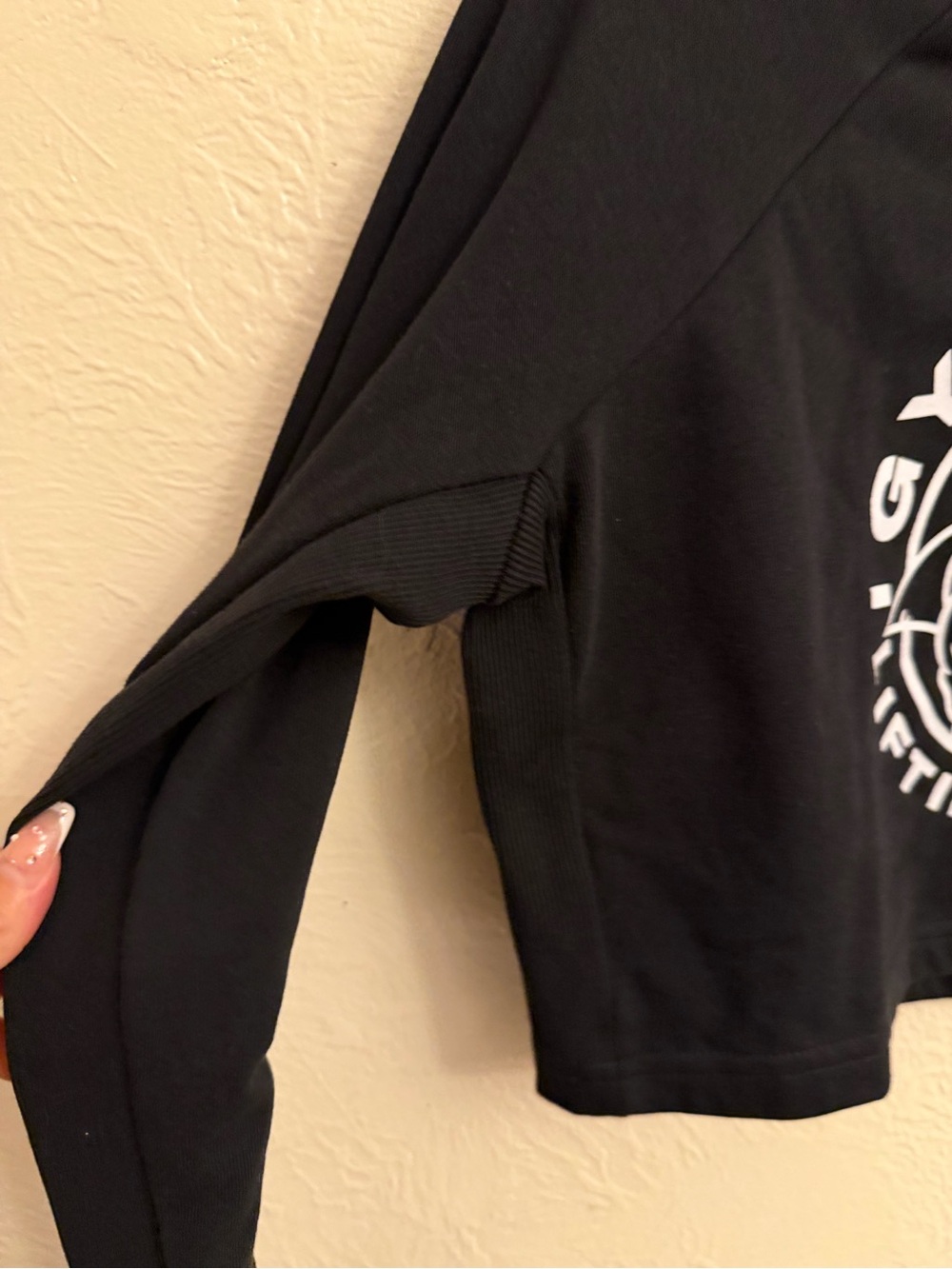 Gymshark Women's legacy Cropped Sweater - Picture 5 of 6